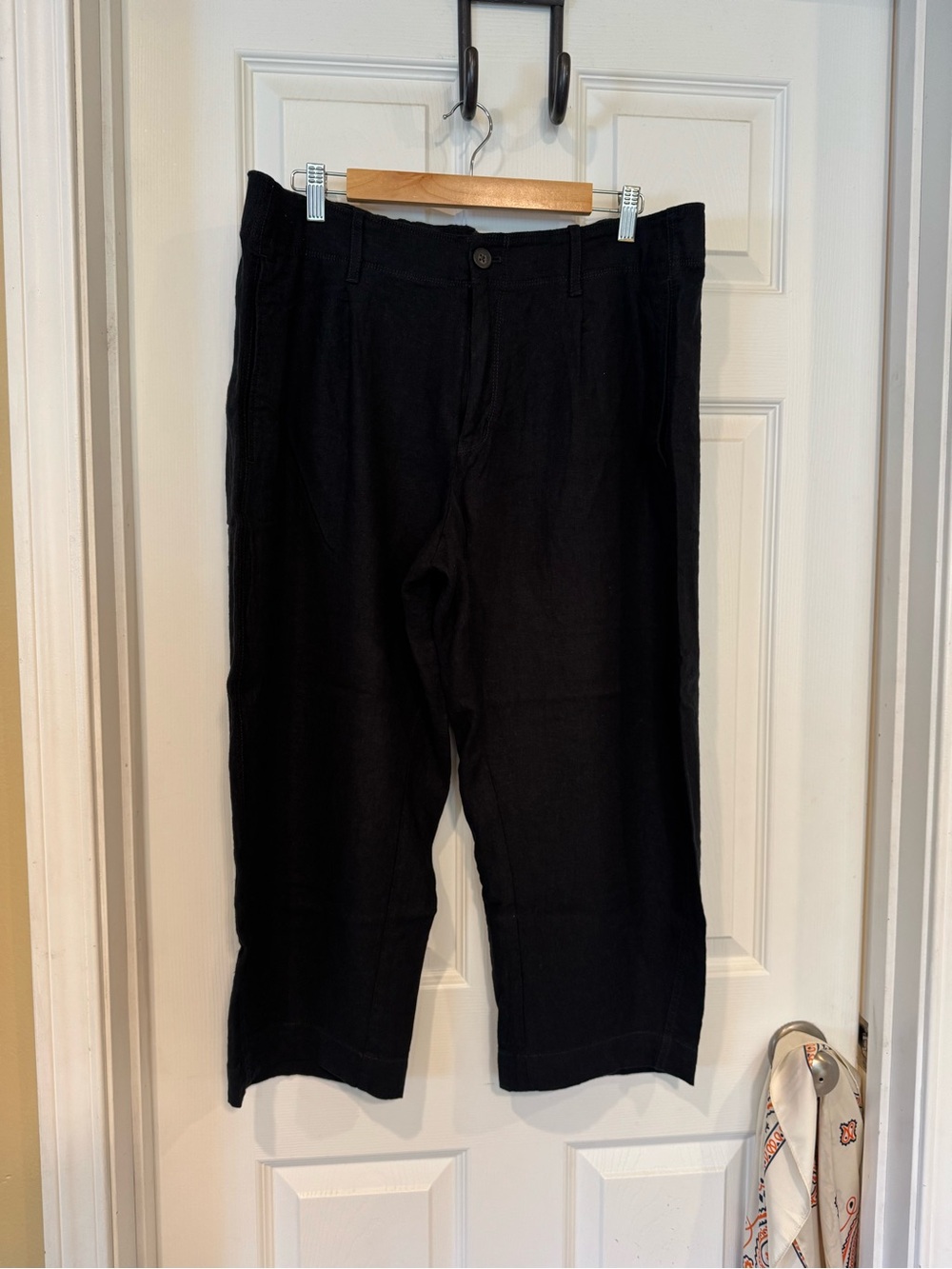 GAP Black linen cropped pants